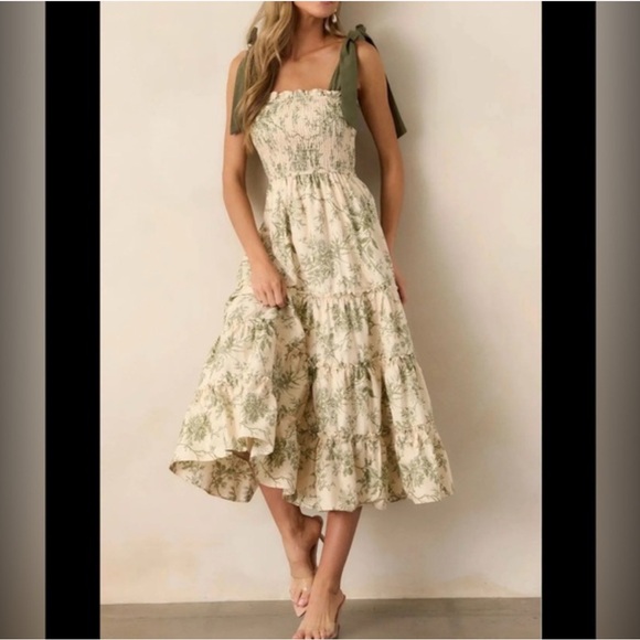 En Saison Dresses & Skirts - EN SAISON Egret Cotton Tiered Midi Dress Smocked With Pockets French Country